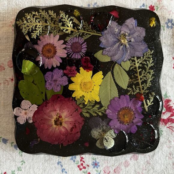 Vintage Lucite Resin Coasters Preserved Pressed Flowers Set of 4 Handmade - Picture 6 of 6